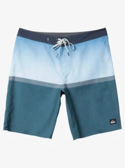 Quiksilver Boys 8-16 Everyday Division 17" Board Shorts
