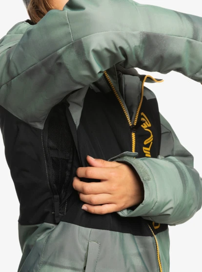 Quiksilver Boys 4-16 Side Hit Technical Snow Jacket - Image 4