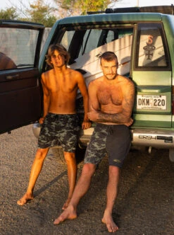 Quiksilver Mens Surfsilk Mikey Arch 19" Board Shorts